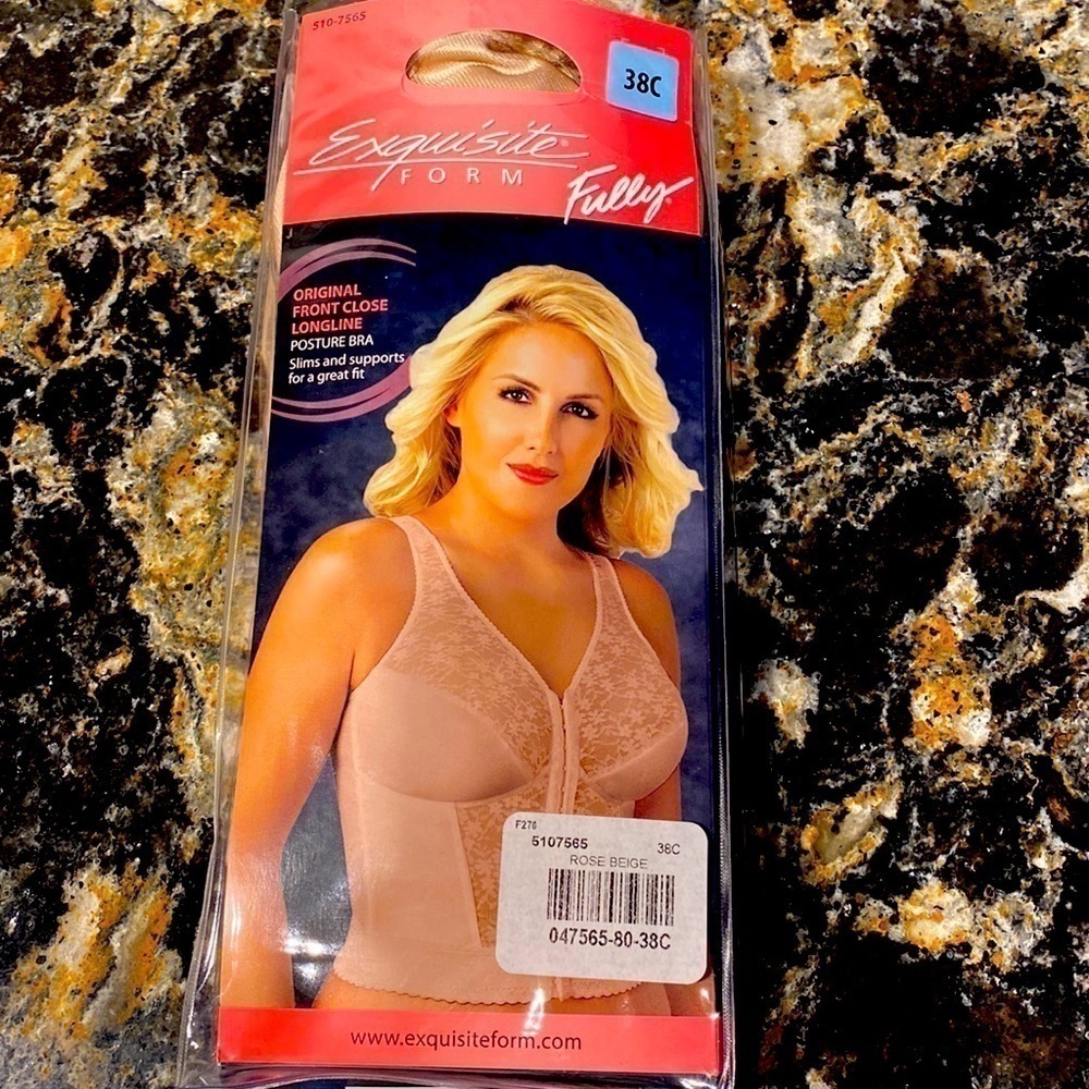 Q womens Exquisite Form Fully bra Size 38C. NWT